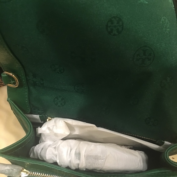 Bought it for my friend. But she does not like it. - Picture 2 of 5